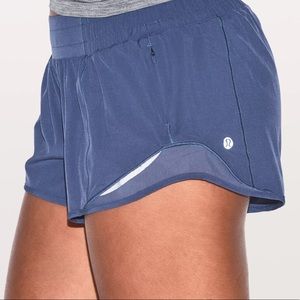 Lululemon 4” Hotty Hot shorts